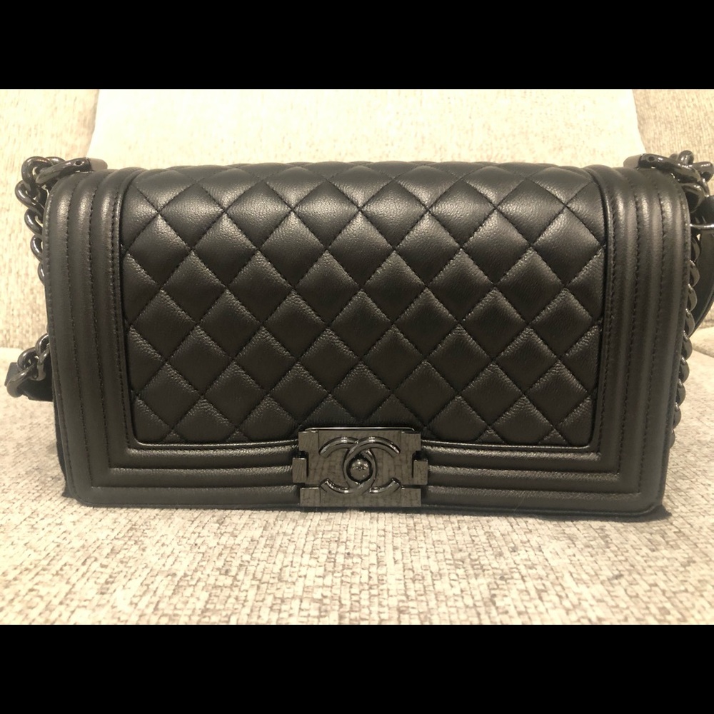 Chanel 17S So Black Old Medium Boy Bag